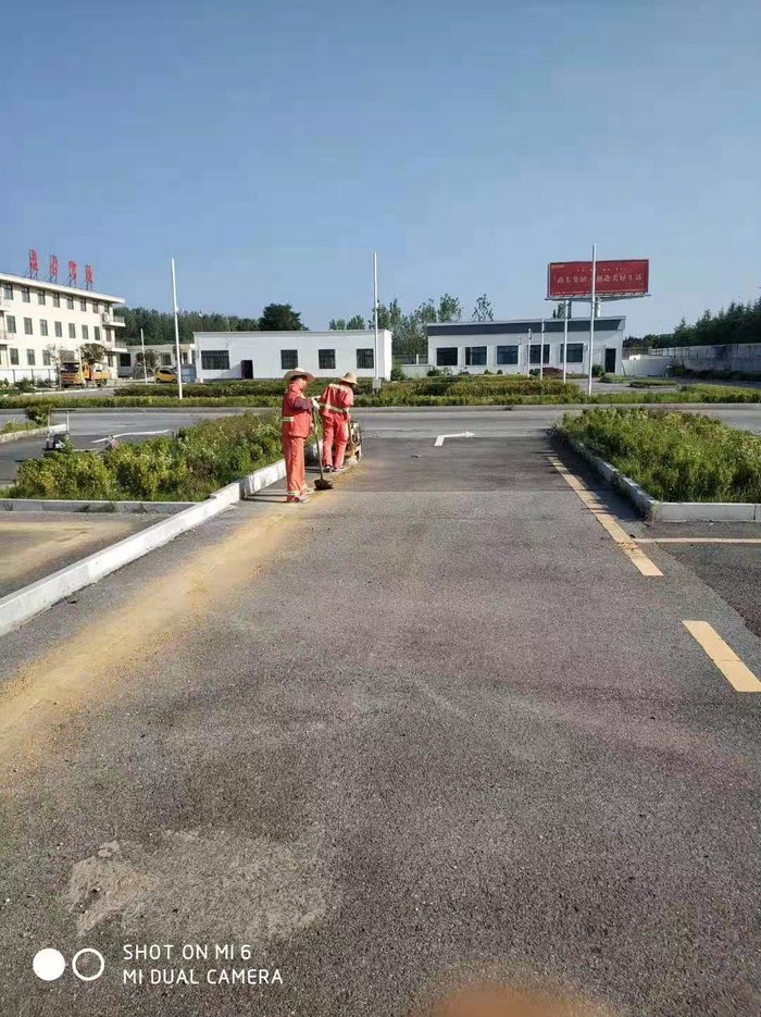 盤古駕校舊標(biāo)線清除